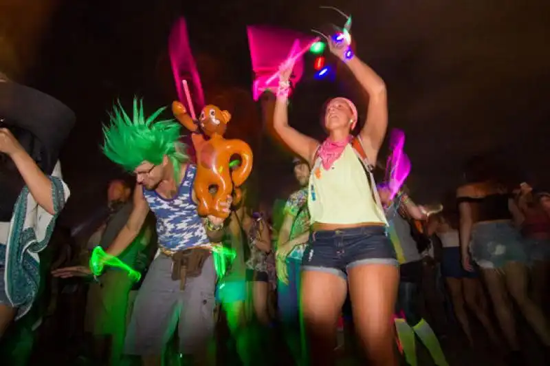 COACHELLA DANCE 