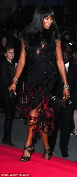 naomi campbell foto daily mail 