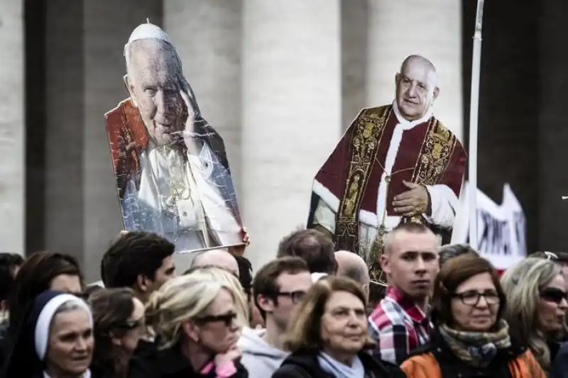 I PAPI SANTI IN VATICANO CANONIZZAZIONE DI WOJTYLA E RONCALLI 