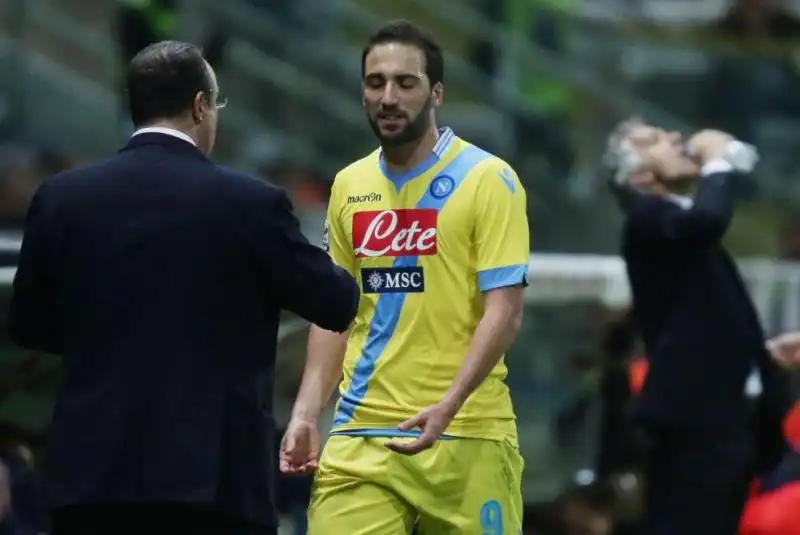 PARMA NAPOLI HIGUAIN SOSTITUITO 