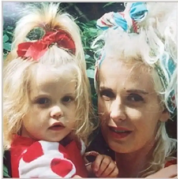 PEACHES GELDOF CON LA MAMMA PAULA YATES 