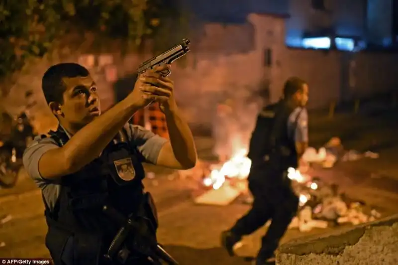 PROTESTE RIO COPACABANA 