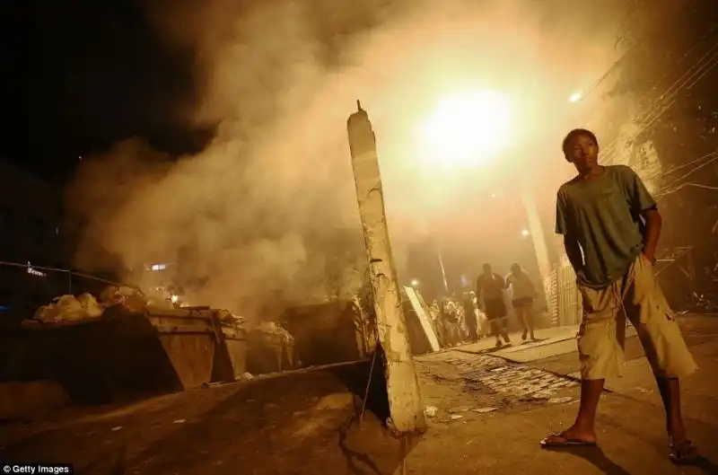 PROTESTE FAVELAS RIO 