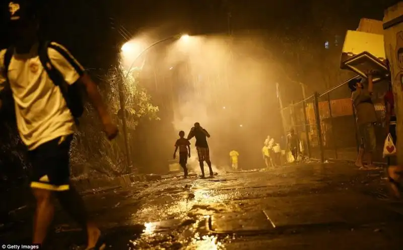 PROTESTE FAVELAS RIO 