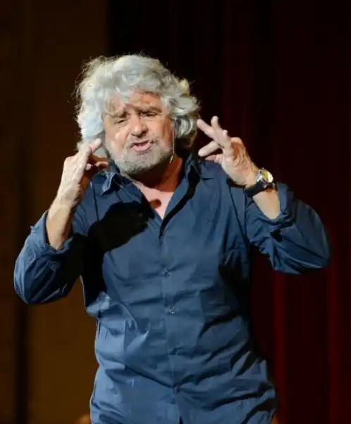 IL RITORNO DI GRILLO A TEATRO 