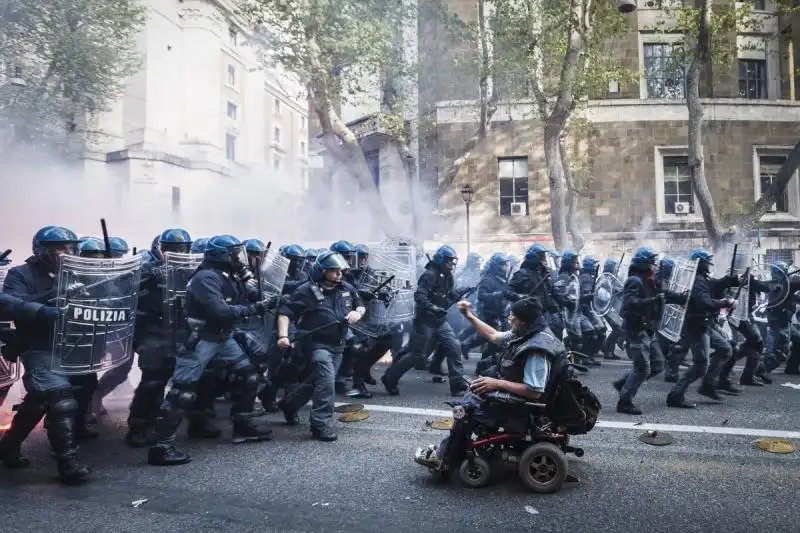 Gli scontri a Roma 