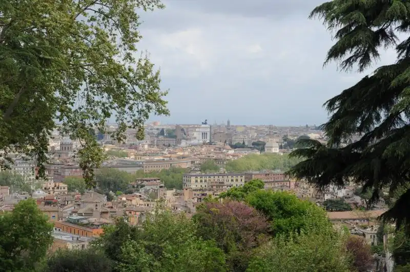 Scorcio di Roma da Villa Aurelia 