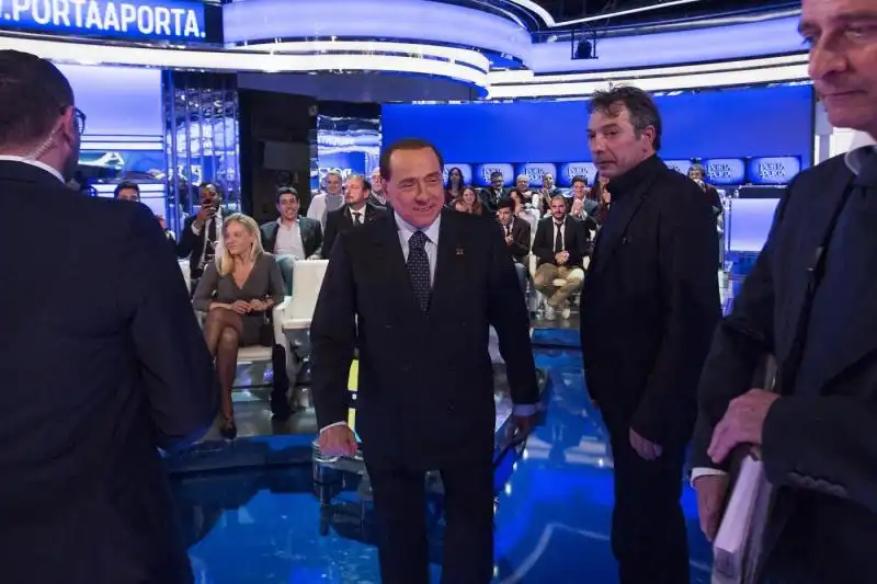 SILVIO BERLUSCONI A PORTA A PORTA DA VESPA FOTO LAPRESSE 