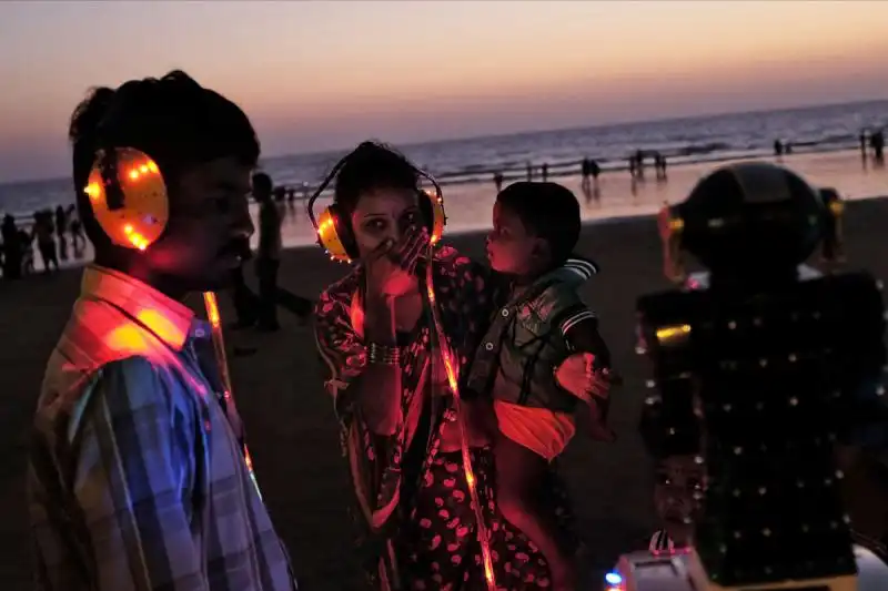 Spiaggia di notte a Bombay 