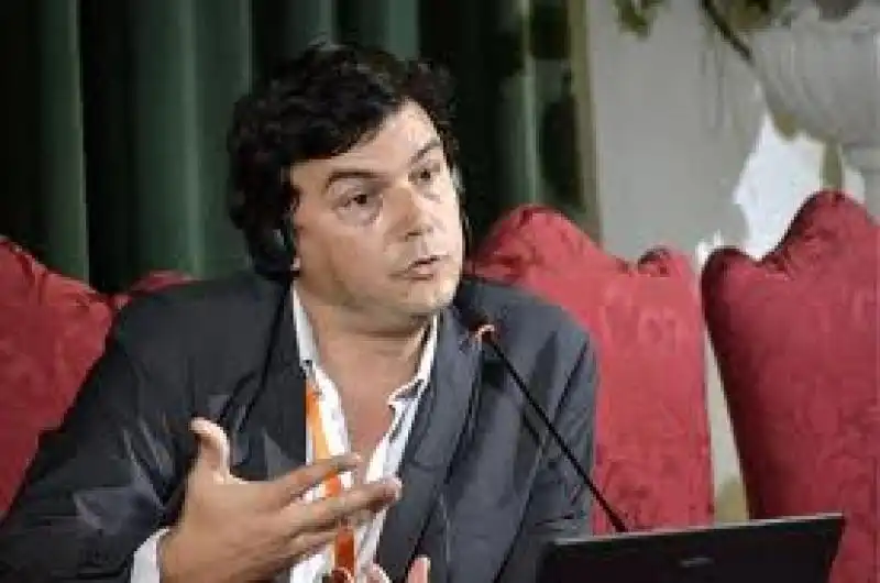 THOMAS PIKETTY