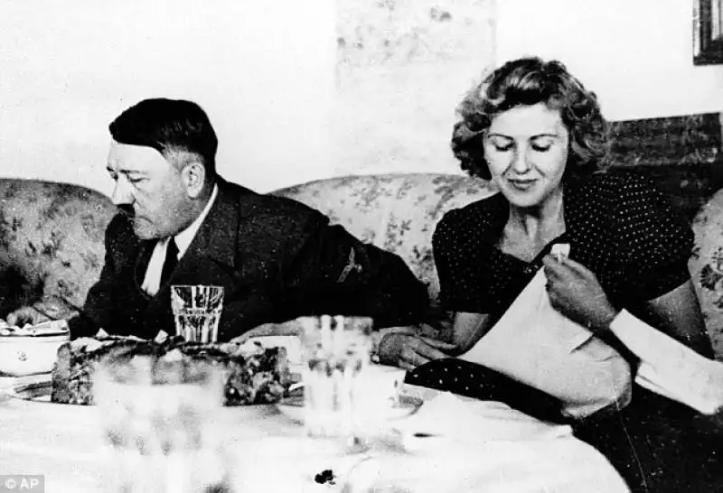 adolf e eva a pranzo