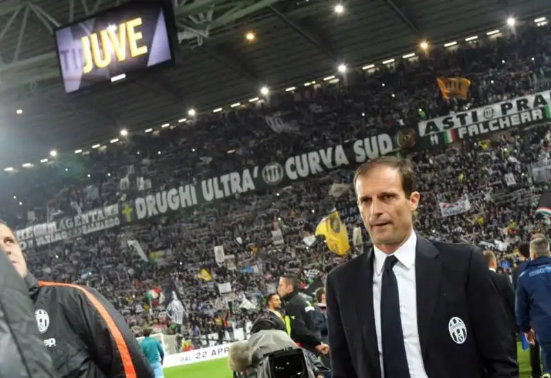 allegri durante juventus lazio  8