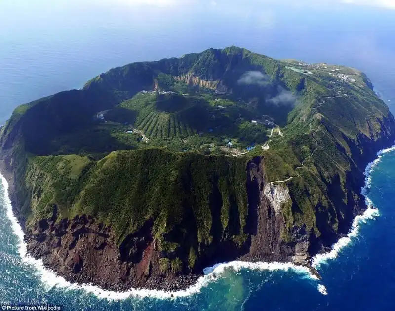 aogashima mare delle filippine