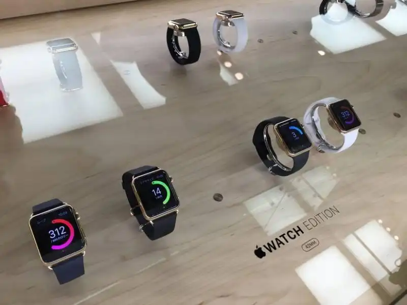 apple watch appare nei negozi  4