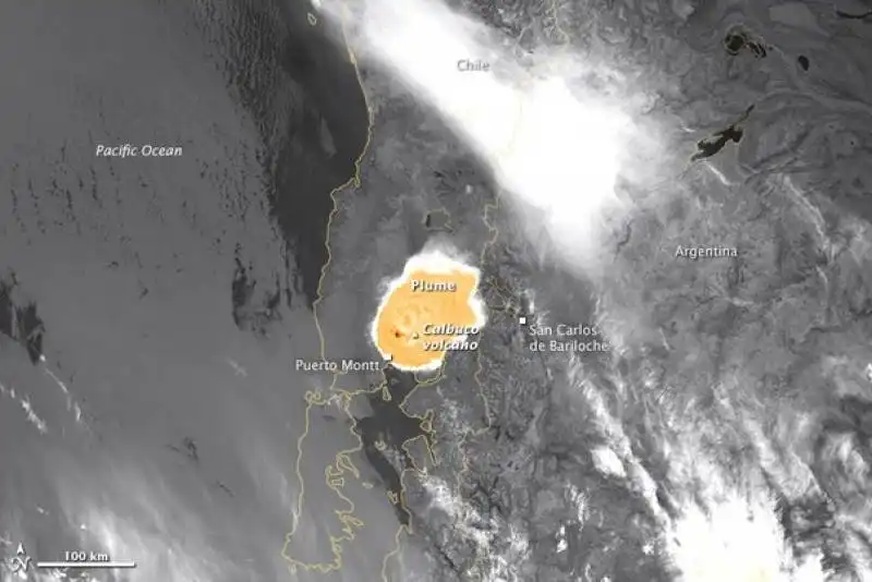 cile   eruzione del vulcano calbuco vista dallo spazio