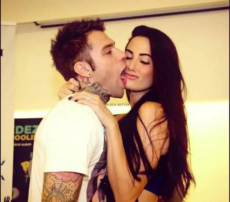 FEDEZ CON GIULIA VALENTINO