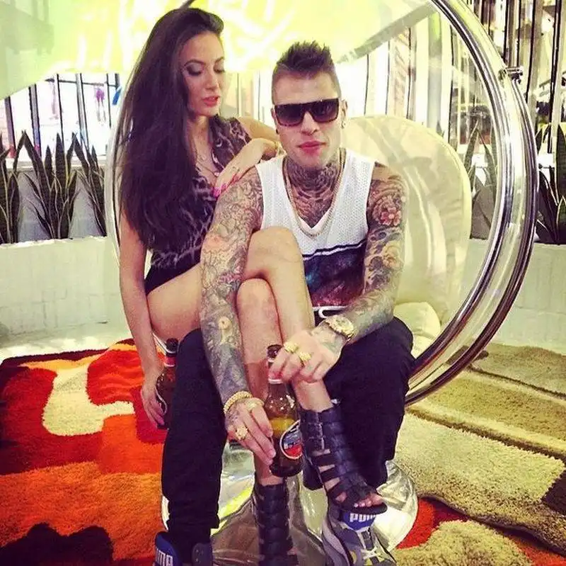 FEDEZ CON GIULIA VALENTINO 