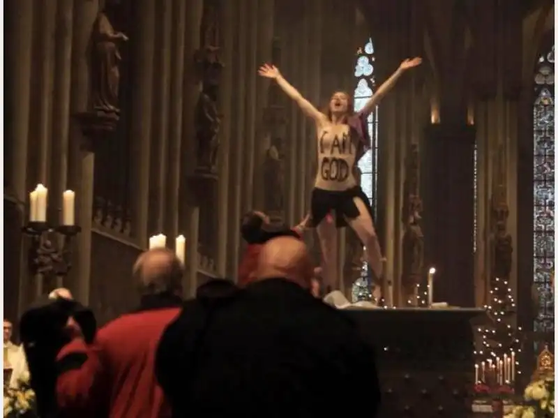 femen nel duomo di colonia