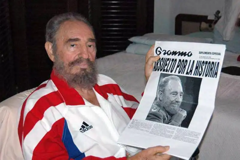 FIDEL CASTRO CON LA TUTA ADIDAS