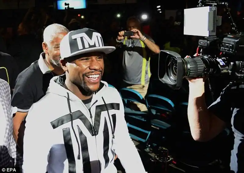 floyd mayweather alla presentazione del match contro pacquiao  