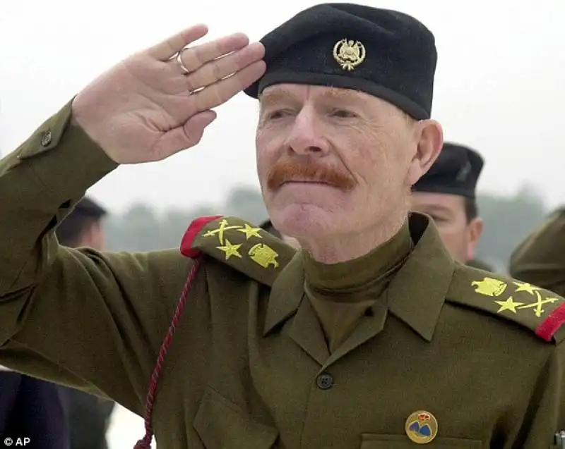 izzat ibrahim al douri il re di fiori di saddam poi isis  2