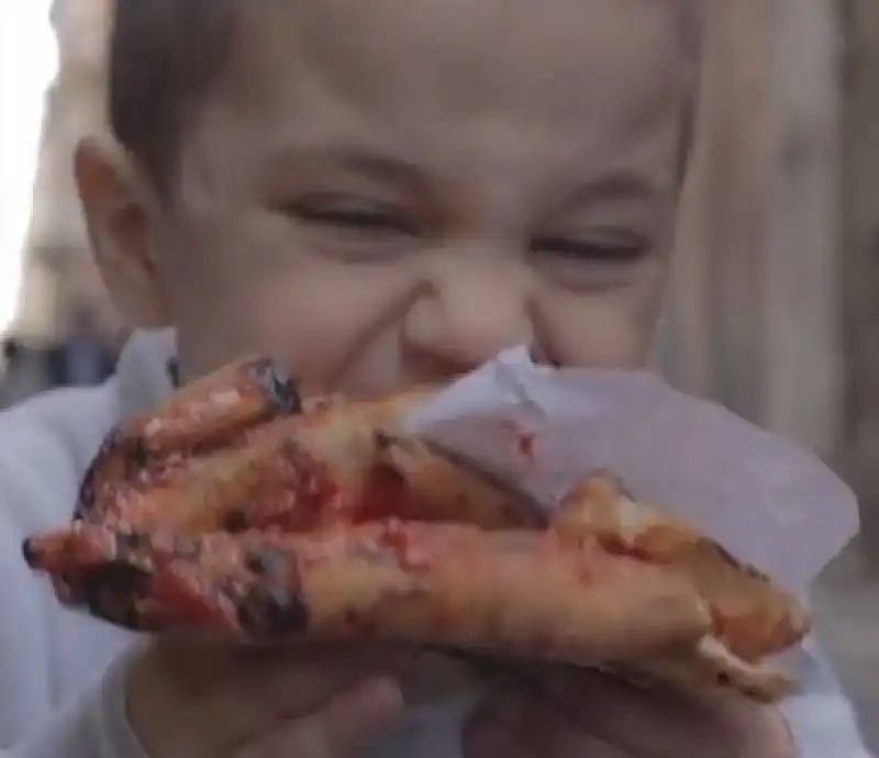 lo spot pizza napoletana contro mcdonalds  