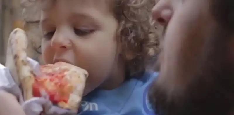 lo spot pizza napoletana contro mcdonalds 