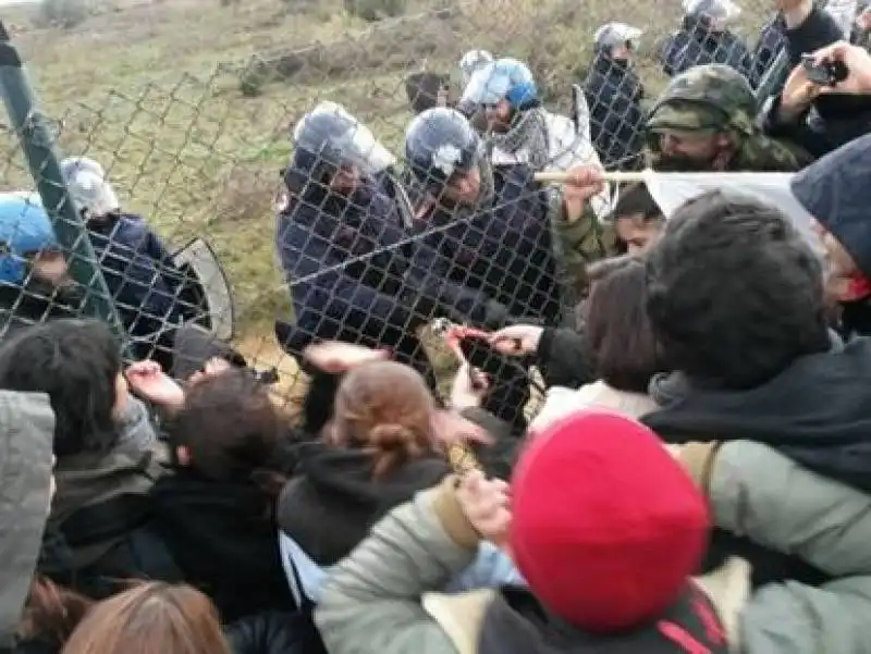 MUOS PROTESTE