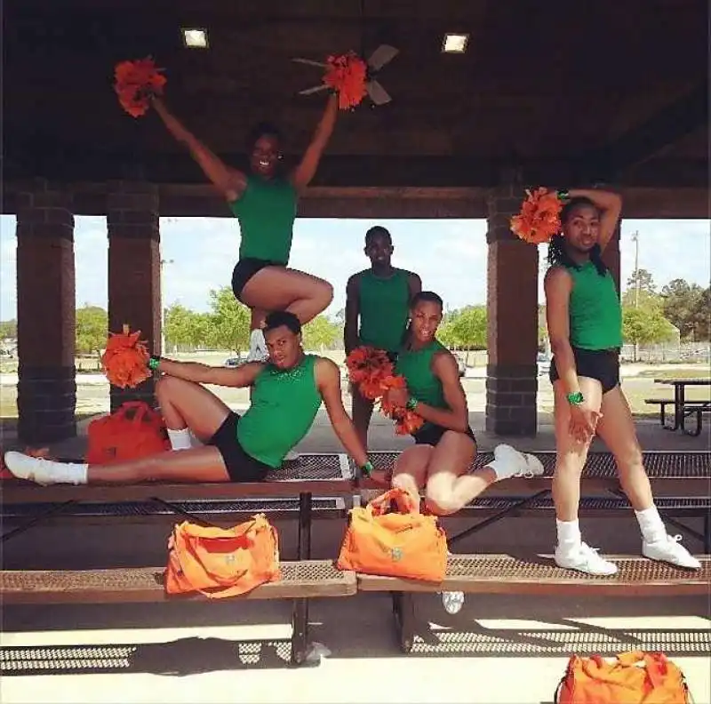 prancing elites cheerleaders