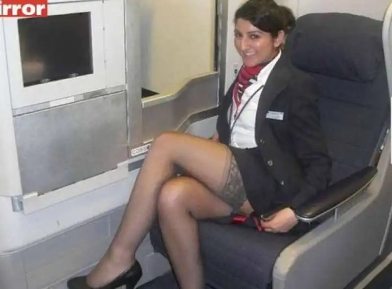 SEXY HOSTESS DELLA CATHAY PACIFIC