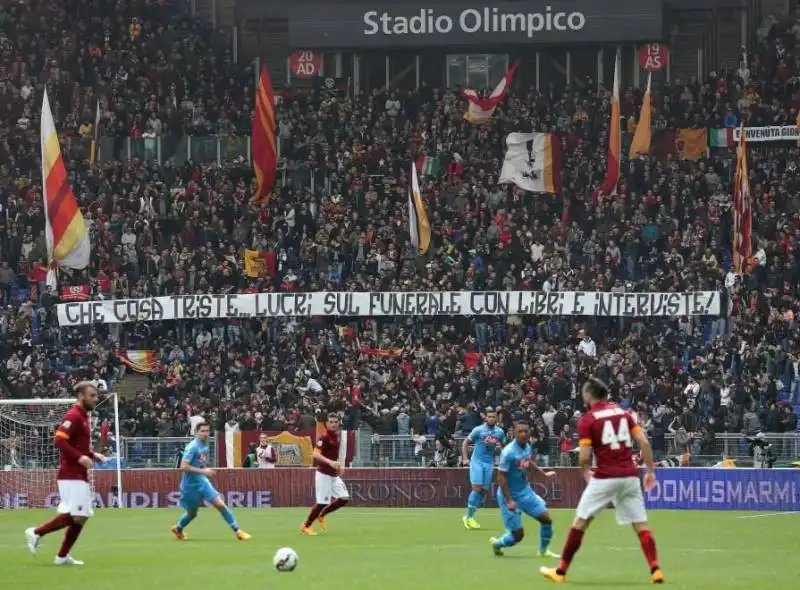 STADIO OLIMPICO - STRISCIONI CONTRO LA MAMMA DI CIRO ESPOSITO