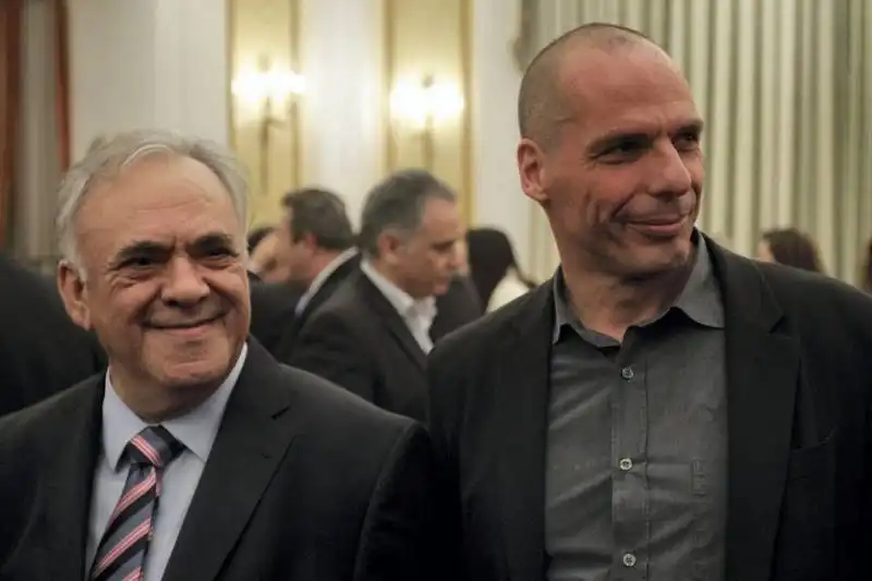 YANNIS DRAGASAKIS E VAROUFAKIS