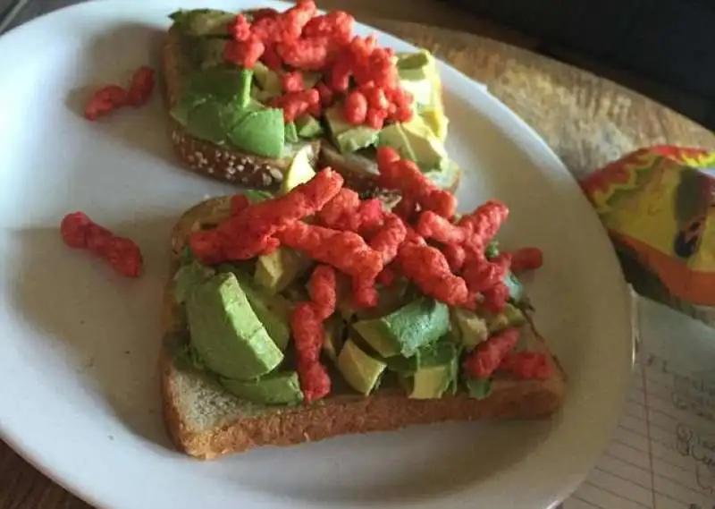 avocado e patatine