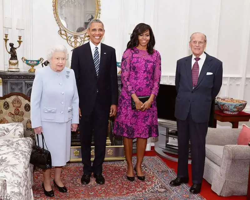 barack e michelle  obama con la regina elisabetta e il marito il principe filippo