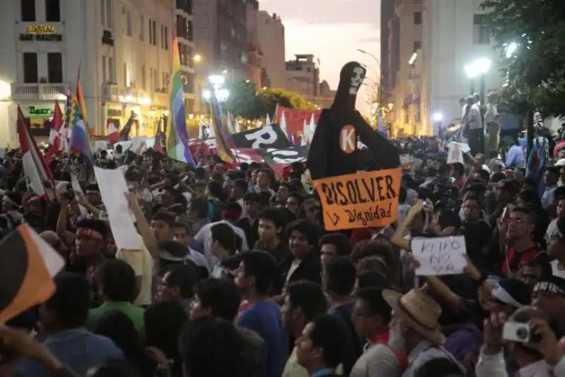 corteo contro keiko fujimori