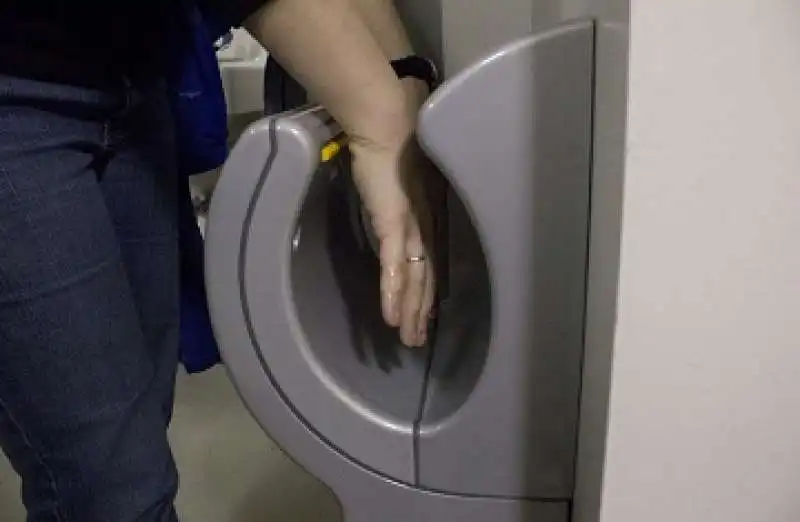 dyson   airblade