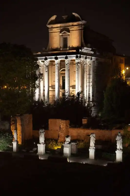 la rivoluzione notturna del foro romano 18