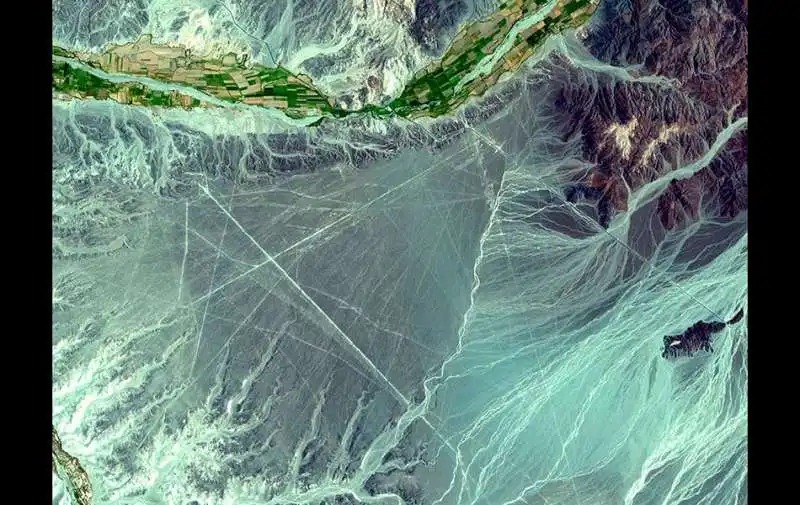 linee di nazca nella pampa peruviana