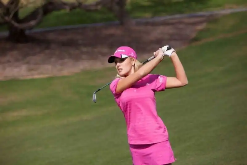 natalie gulbis golfista