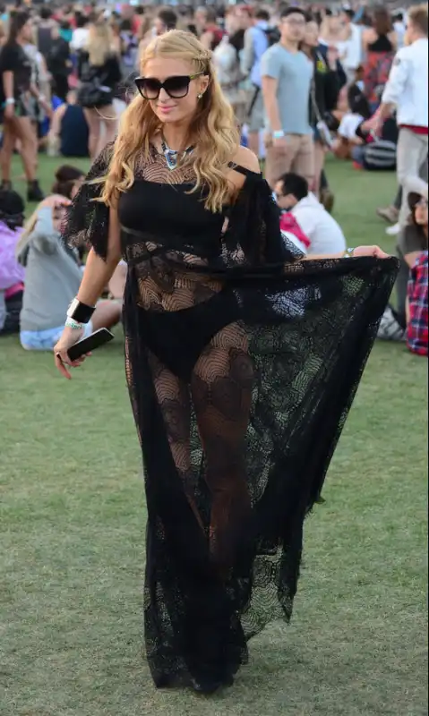 paris hilton al coachella