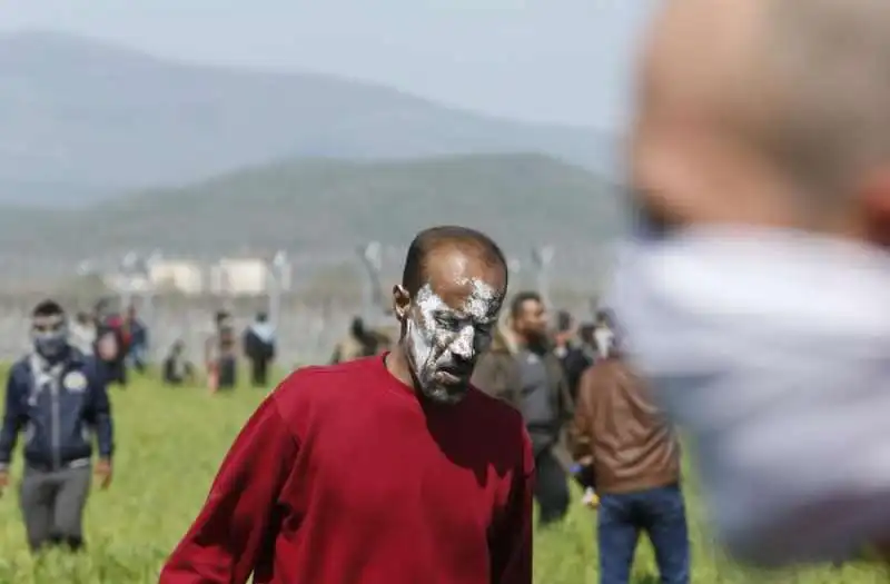 SCONTRI A IDOMENI 
