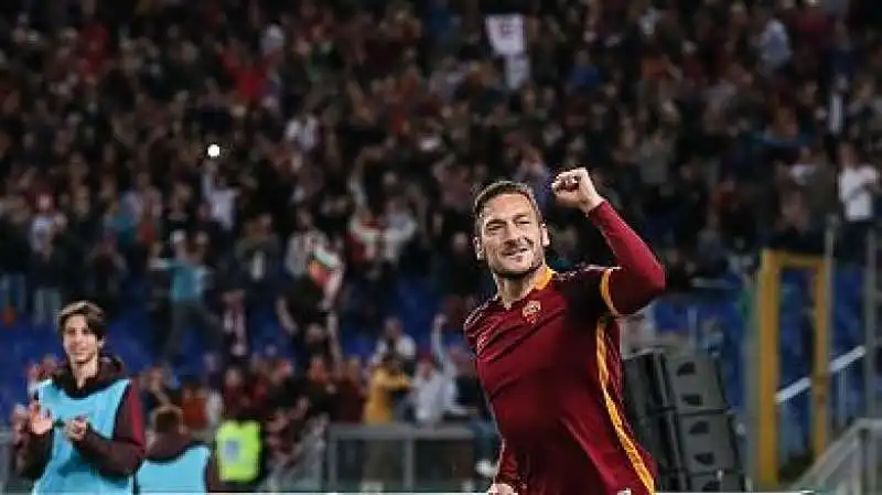 totti  41b5 8942 1735a624f3fa