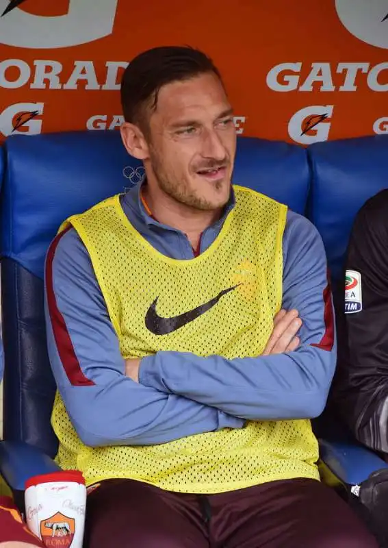 totti inchiodato in panca foto mezzelani gmt013