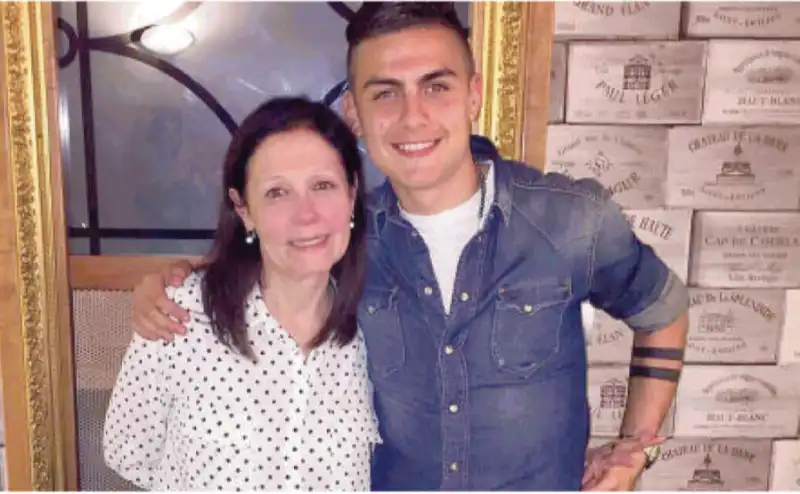 DYBALA CON LA MADRE