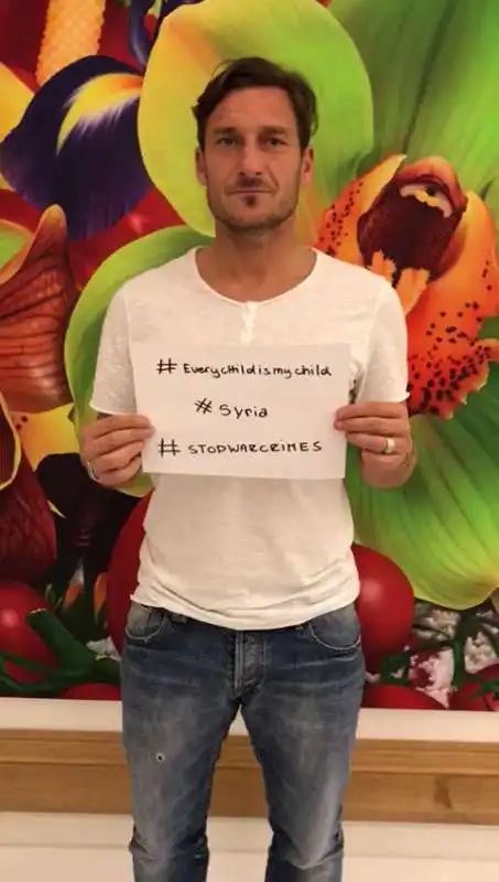 francesco totti   campagna contro la guerra in siria  14