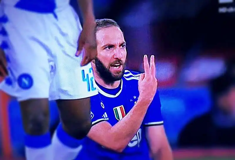 HIGUAIN