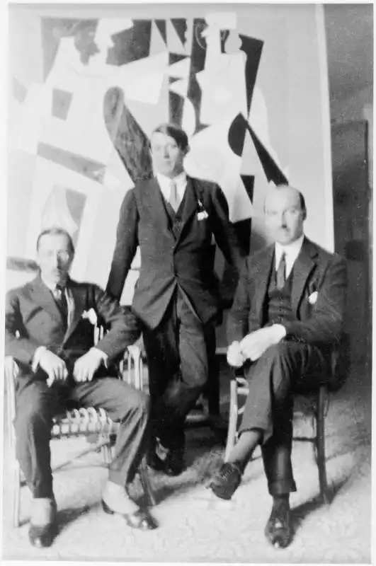 Igor Stravinskij, Pablo Picasso e Gerald Tyrwhitt (Lord Berners) nello studio romano di Picasso a via Margutta 