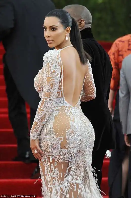 KIM KARDASHIAN 2