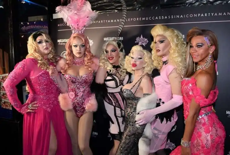 le drag queen di muccassassina con amanda lepore