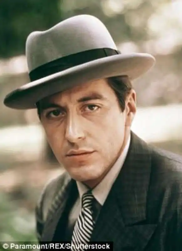 pacino interpreta michael corleone